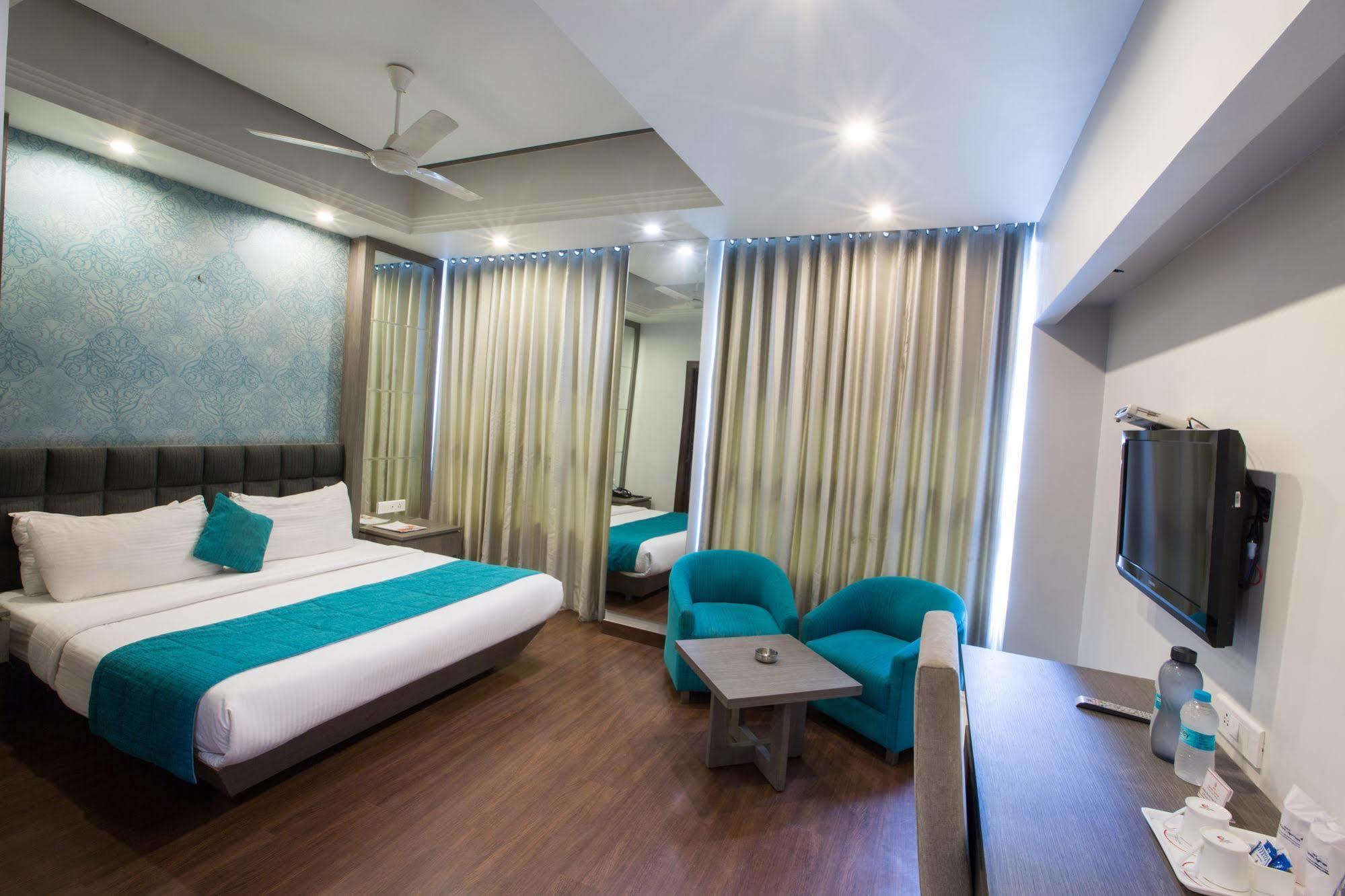 Hotel Narula'S Aurrum Amritsar Exterior foto